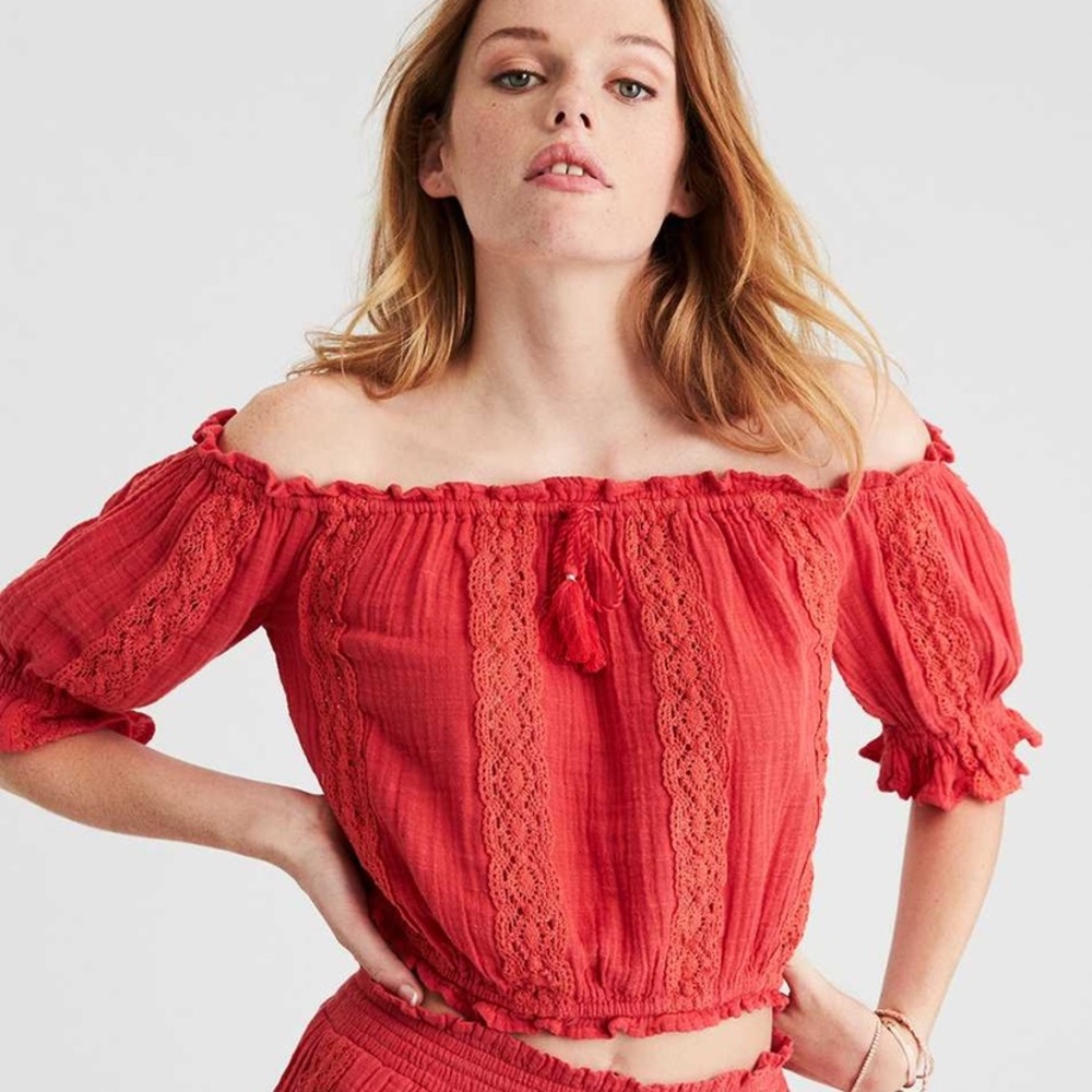 AE OFF-THE-SHOULDER TIE UP TOP